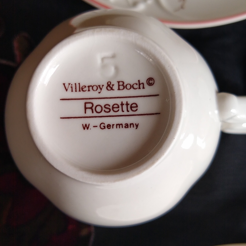 5 Pair Villeroy and Boch Demitasse Cups and Saucers - Picture 6 of 9